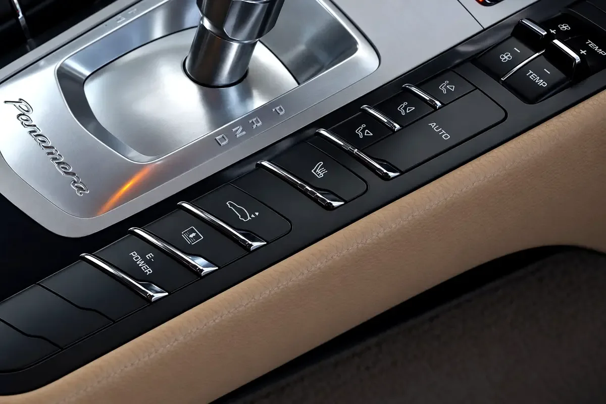 Porsche Panamera S Hybrid 3.0 Tiptronic (380 hp) - 14