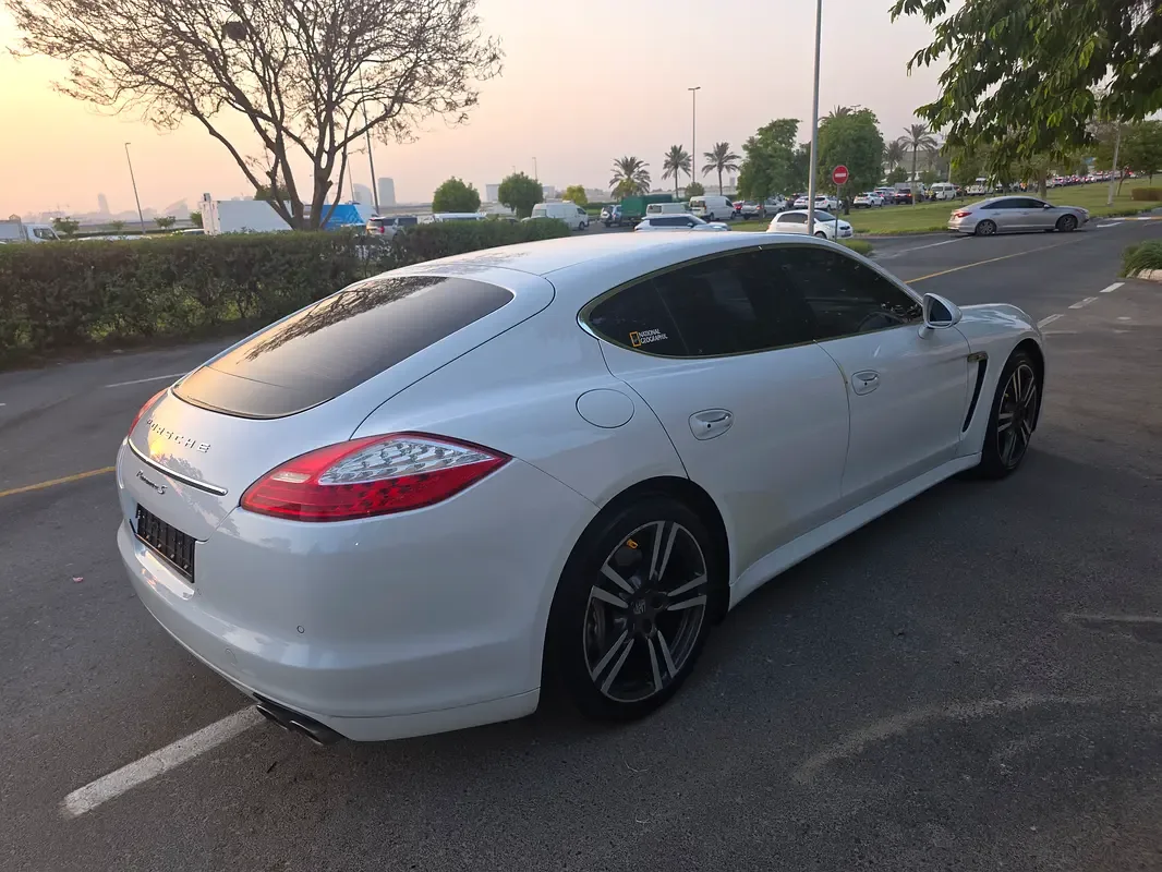 Porsche Panamera Turbo 4.8 PDK AWD (520 حصان) - 9
