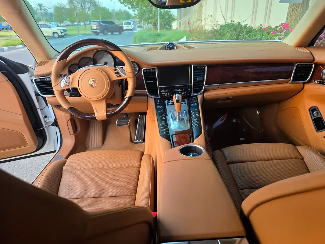 Porsche Panamera Turbo 4.8 PDK AWD (520 حصان) - 12