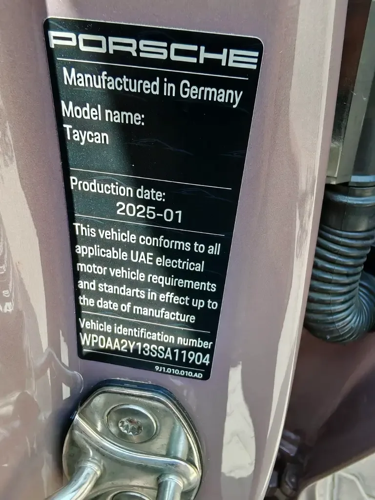 Porsche Taycan AT 4WD (544 حصان) - 9