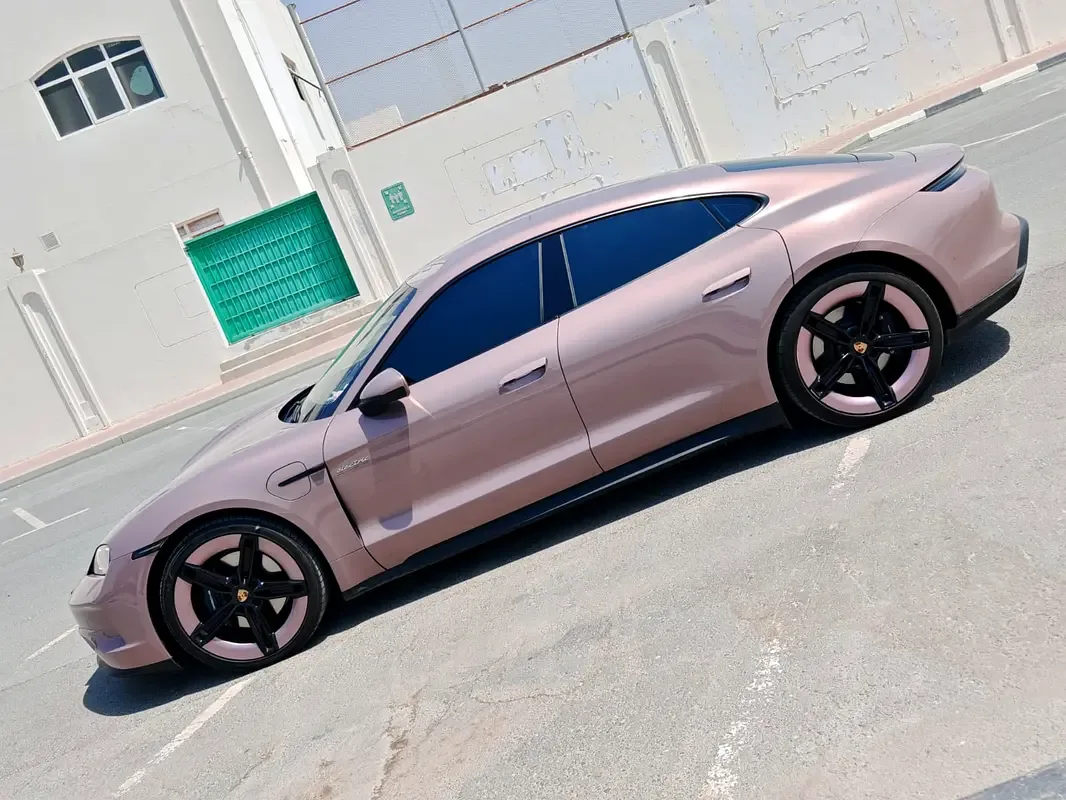 Porsche Taycan AT 4WD (544 حصان) - 10