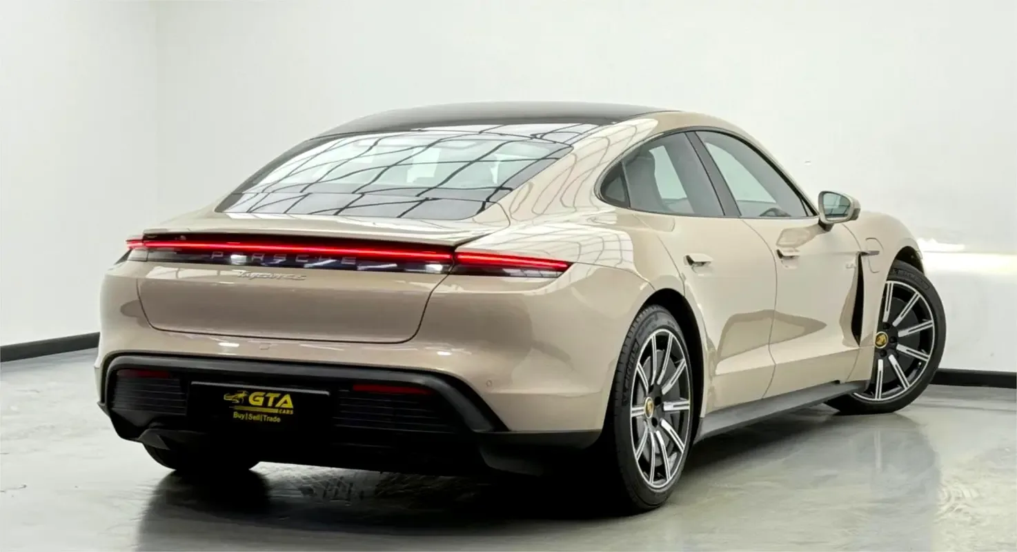 Porsche Taycan AT AWD (571 حصان) - 6
