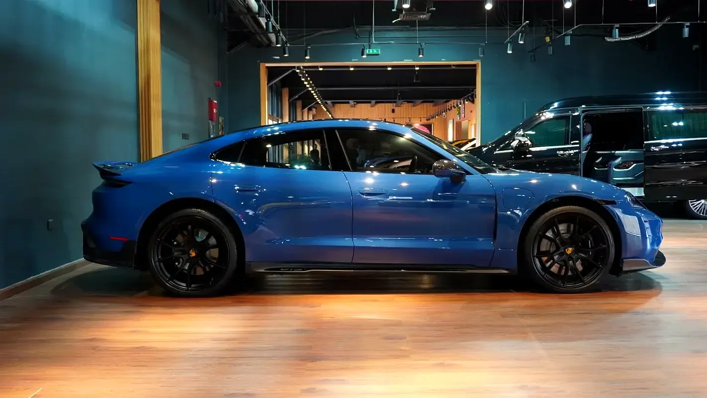 Porsche Taycan AT AWD (571 حصان) - 8