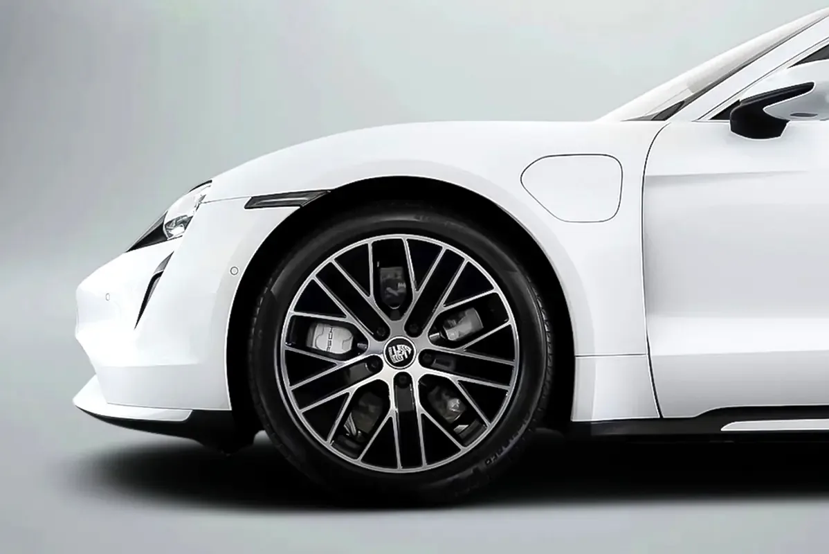 Porsche Taycan AT AWD (680 حصان) - 5