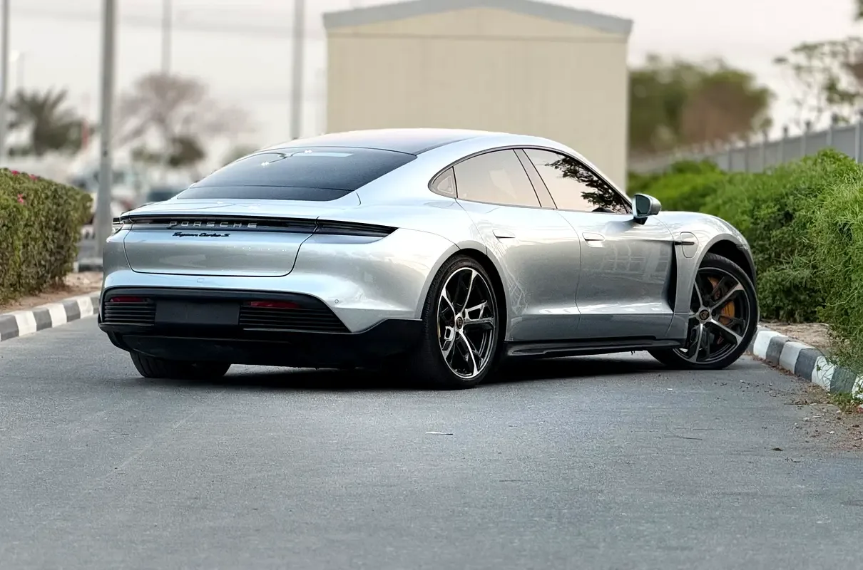 Porsche Taycan AT AWD (761 حصان) - 2