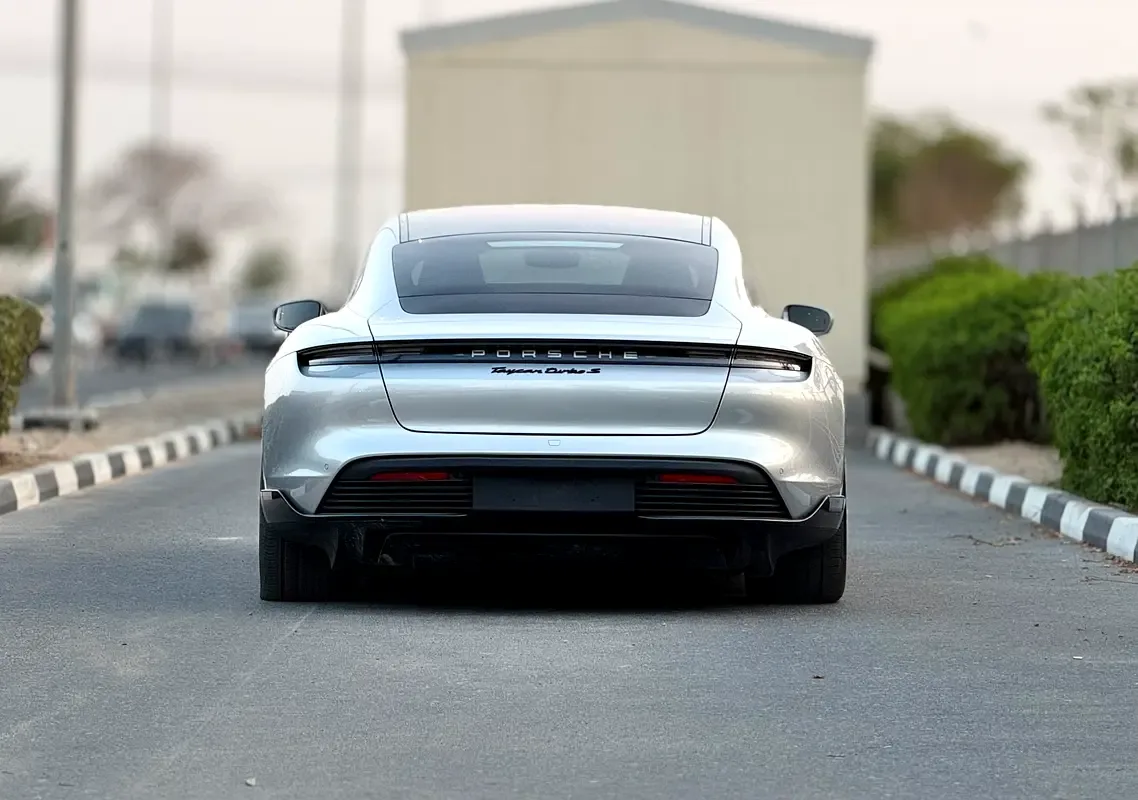 Porsche Taycan AT AWD (761 حصان) - 6