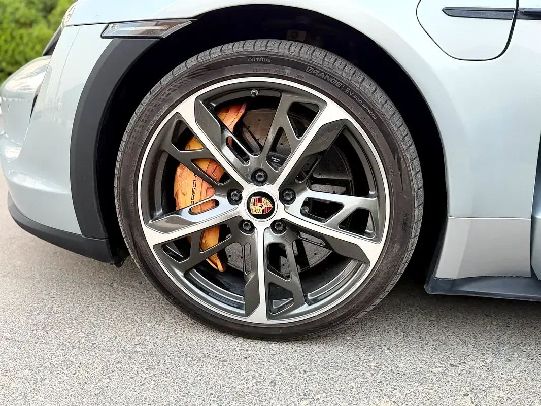 Porsche Taycan AT AWD (761 حصان) - 11