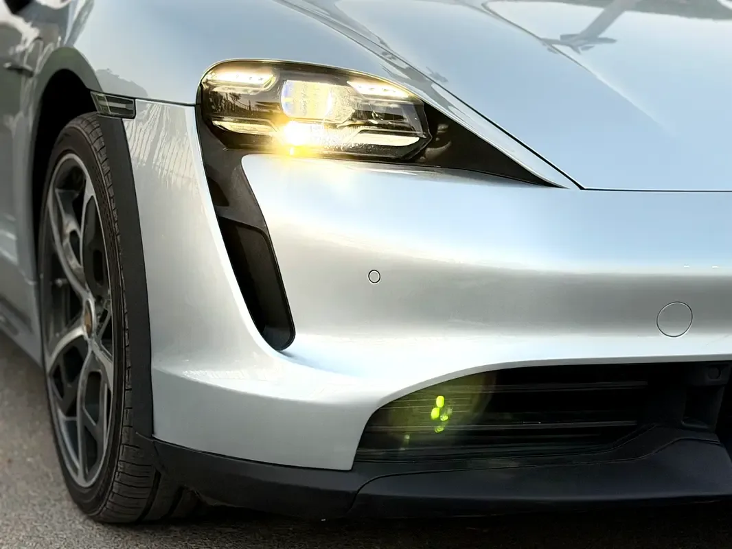 Porsche Taycan AT AWD (761 حصان) - 15