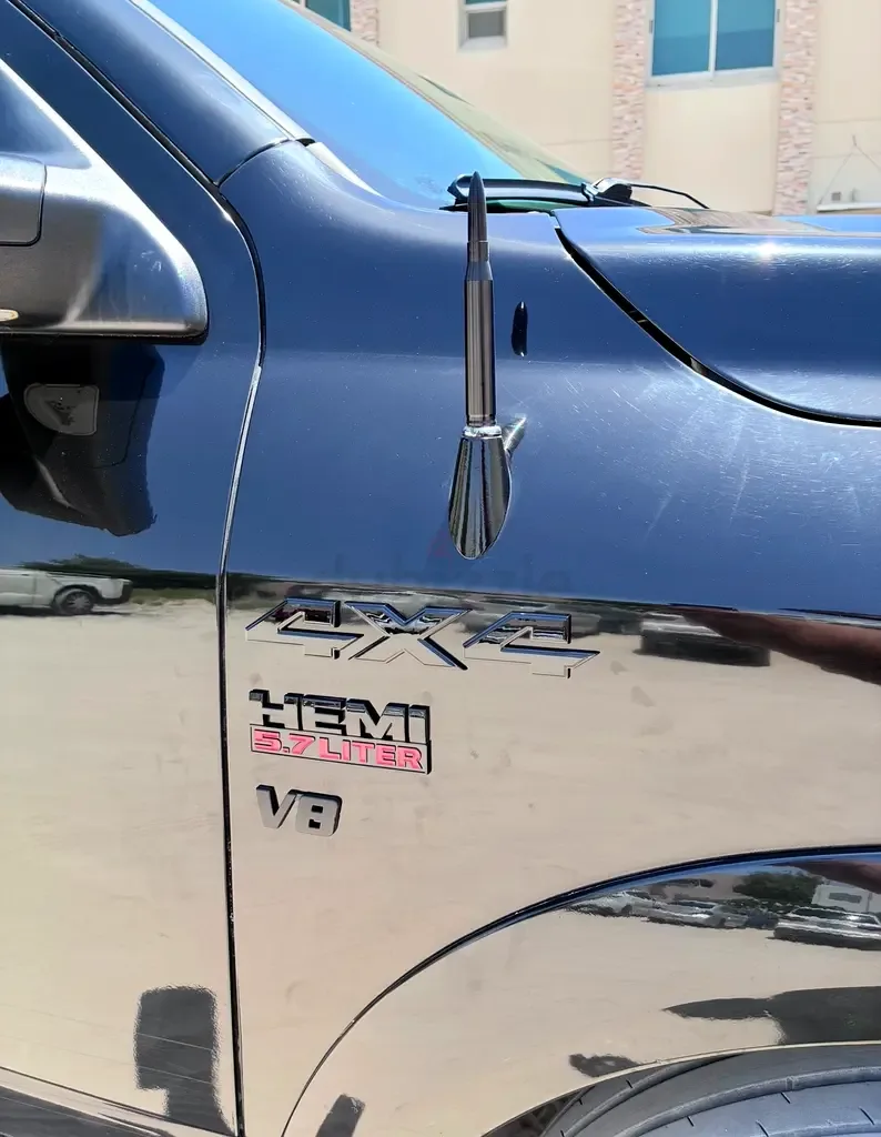 RAM 1500 5.7 AT RWD (395 hp)