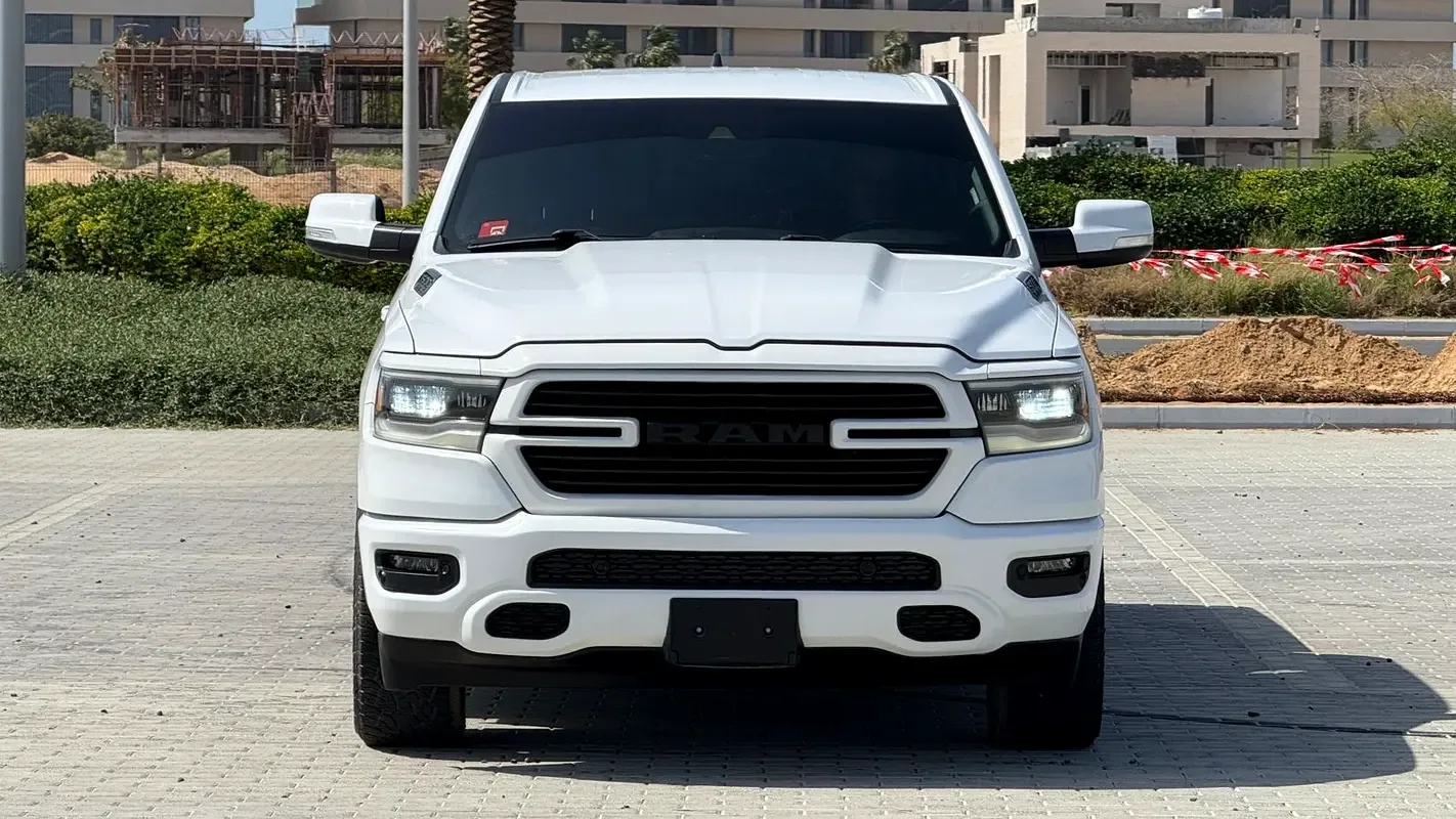 RAM 1500 5.7 AT RWD (395 hp)