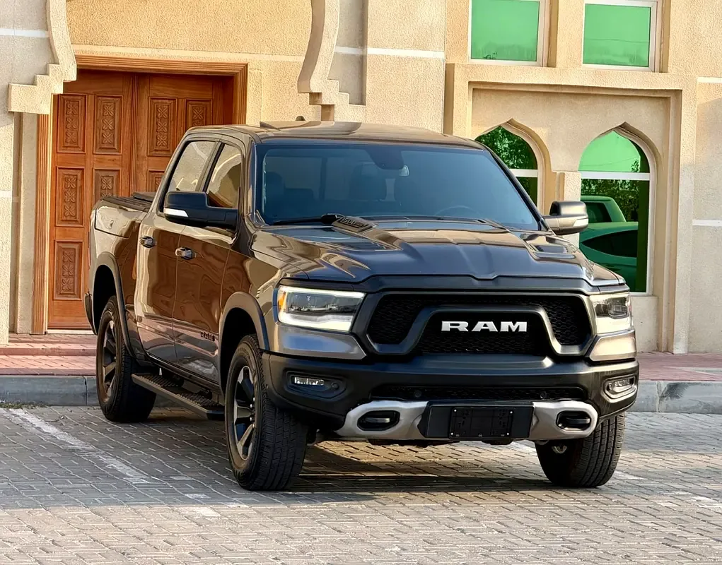 RAM 1500 5.7 AT RWD (395 hp)