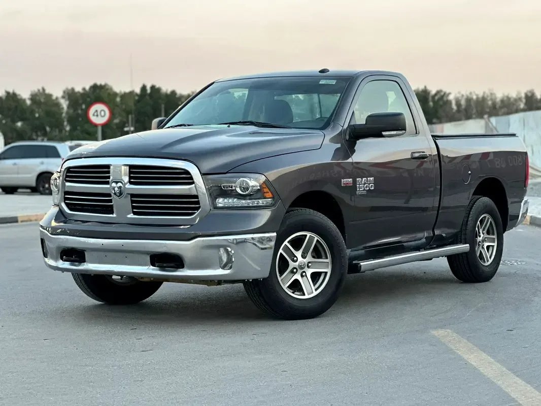 RAM 1500 5.7 AT RWD (395 hp)