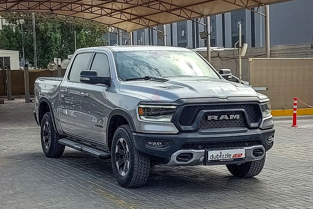 RAM 1500 5.7 AT RWD (395 hp)