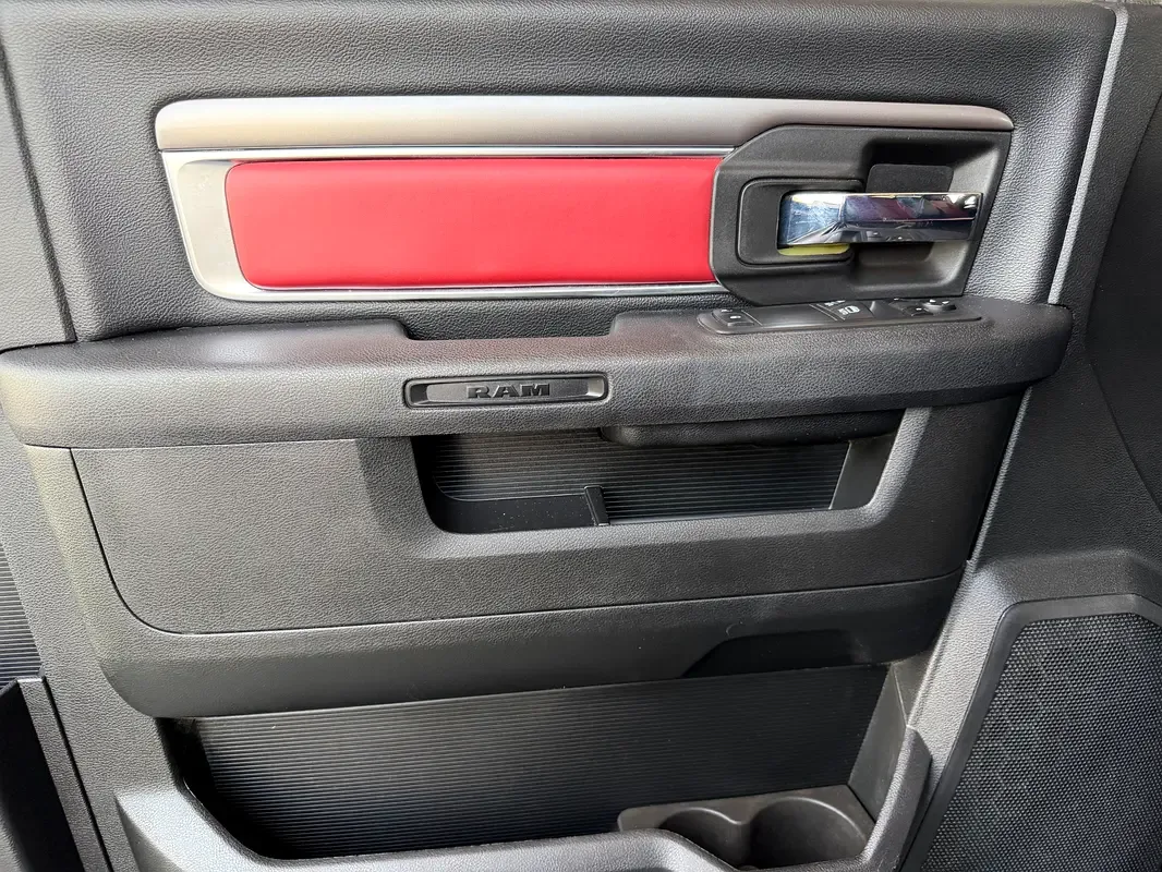 RAM 1500 5.7 AT RWD (395 hp) - 11