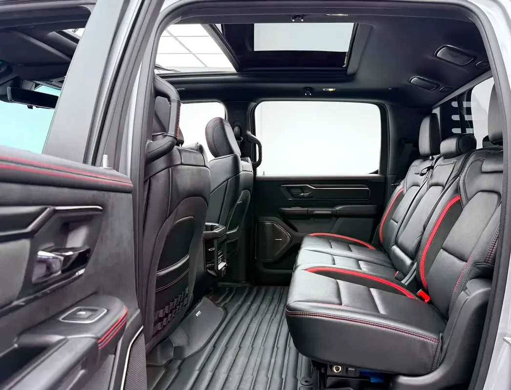 RAM 1500 5.7 AT RWD (395 hp) - 17
