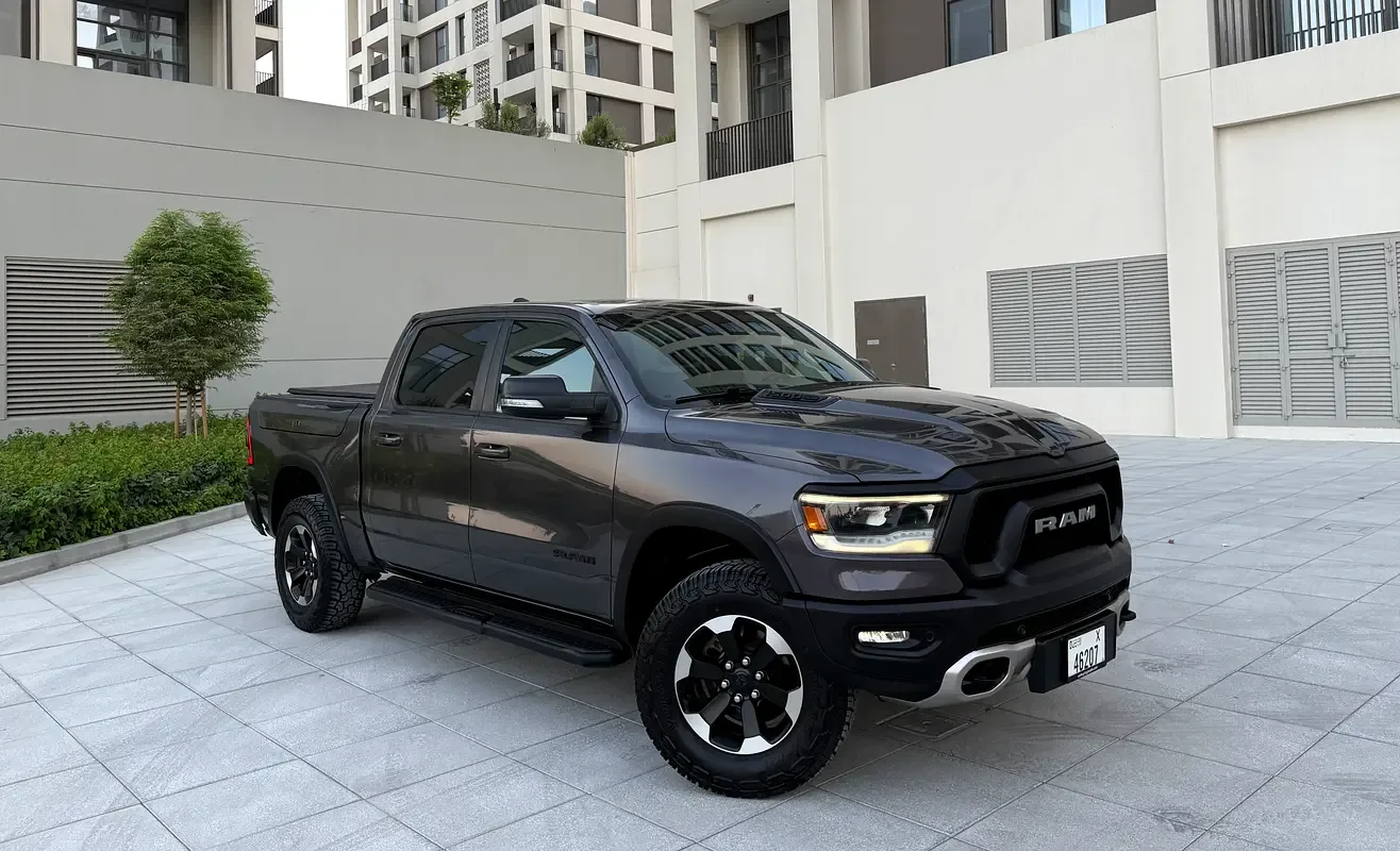 RAM 1500 5.7 AT RWD (395 hp)