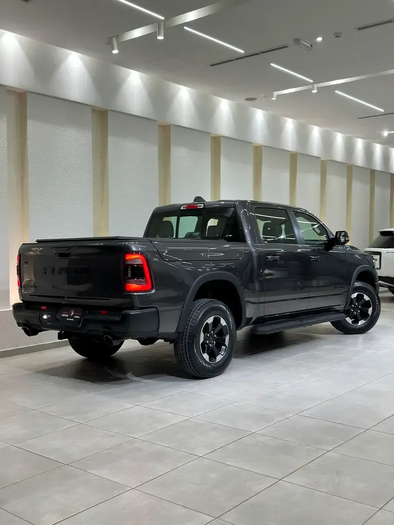 RAM 1500 5.7 AT RWD (395 hp) - 4