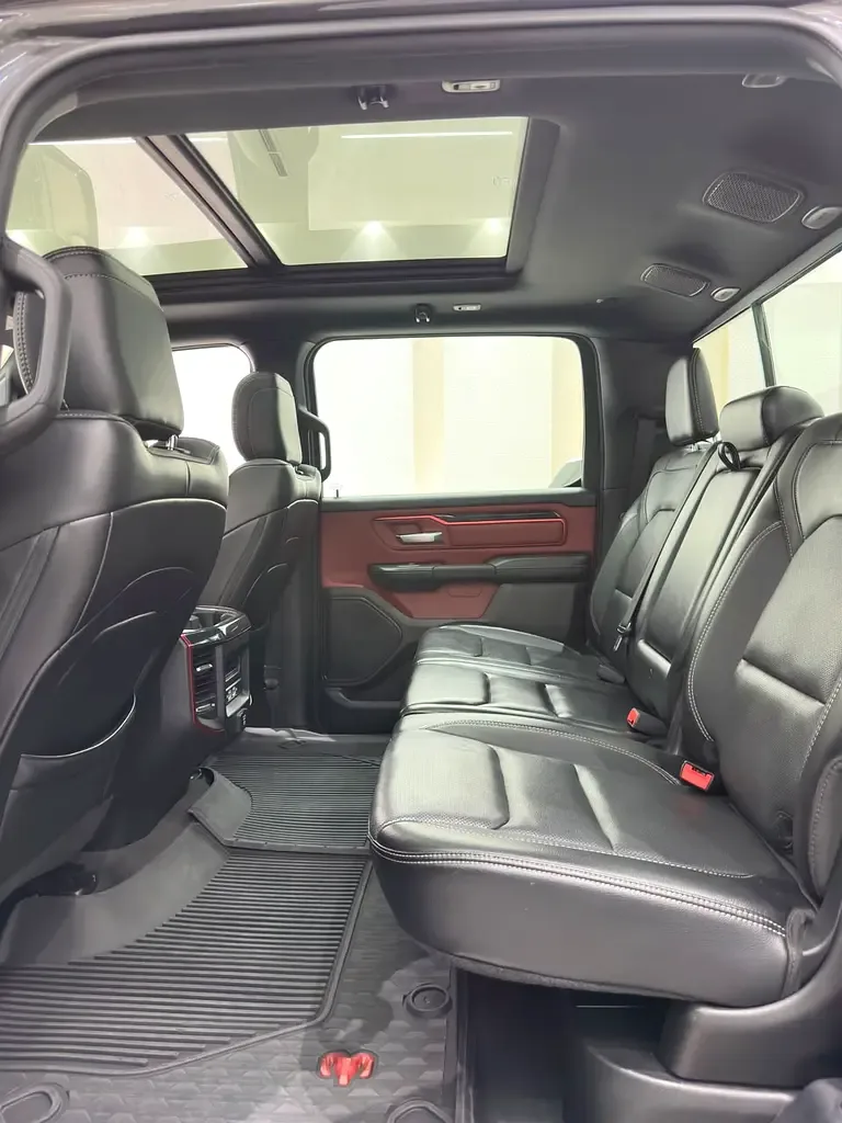 RAM 1500 5.7 AT RWD (395 hp) - 17