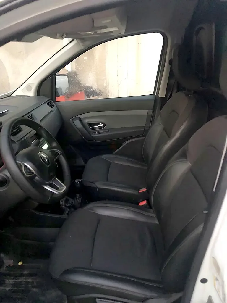 Renault Express 1.3 MT (100 حصان) - 9