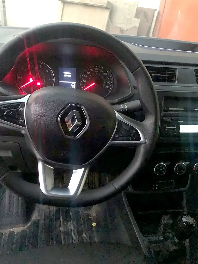 Renault Express 1.3 MT (100 حصان) - 10