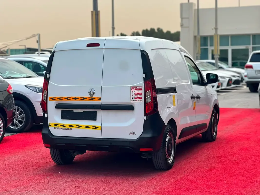 Renault Express 1.6 MT (114 hp) - 6