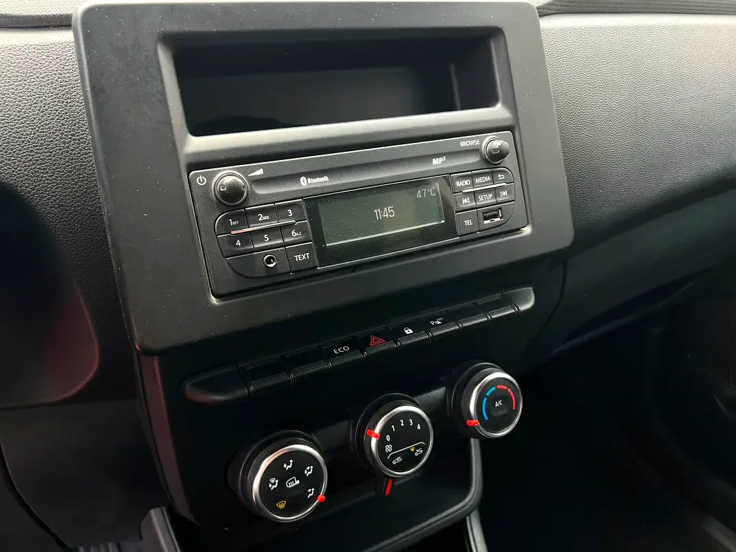 Renault Express 1.6 MT (114 hp) - 13