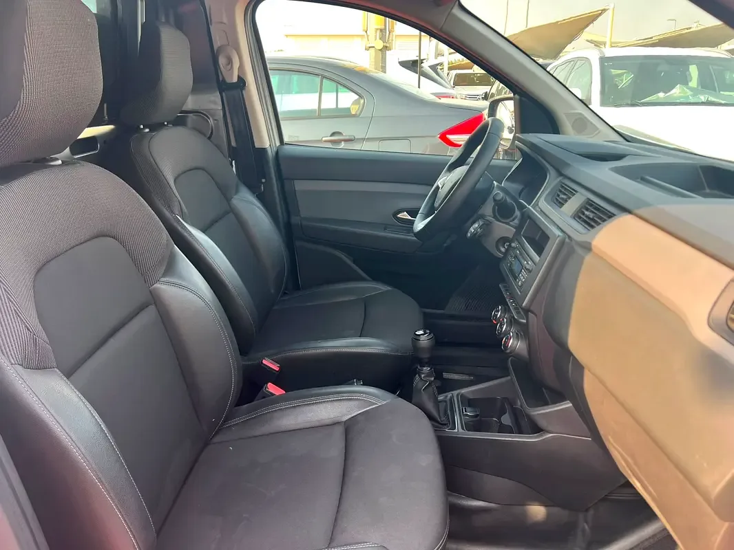 Renault Express 1.6 MT (114 hp) - 10