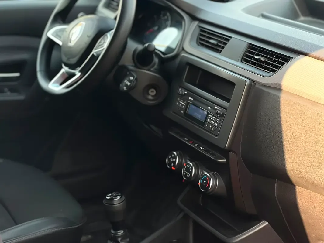 Renault Express 1.6 MT (114 hp) - 11