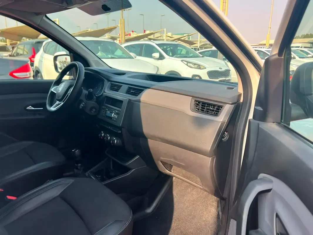 Renault Express 1.6 MT (114 hp) - 9