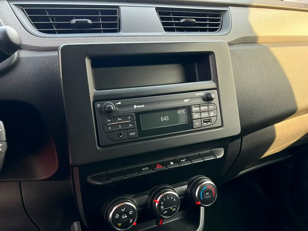 Renault Express 1.6 MT (114 hp) - 13