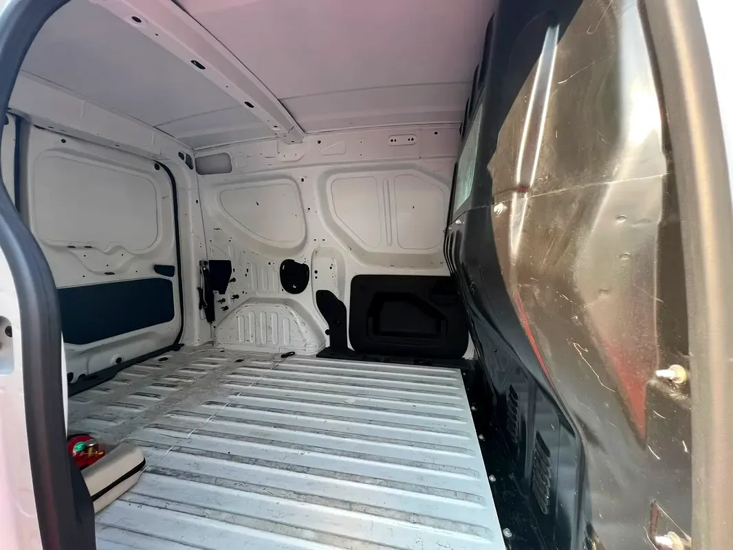 Renault Express 1.6 MT (114 hp) - 12
