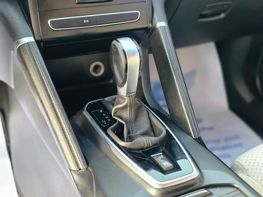 Renault Koleos 2.5 CVT (171 حصان) - 15