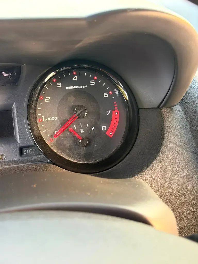 Renault Megane 2.0 MT (134 حصان) - 12