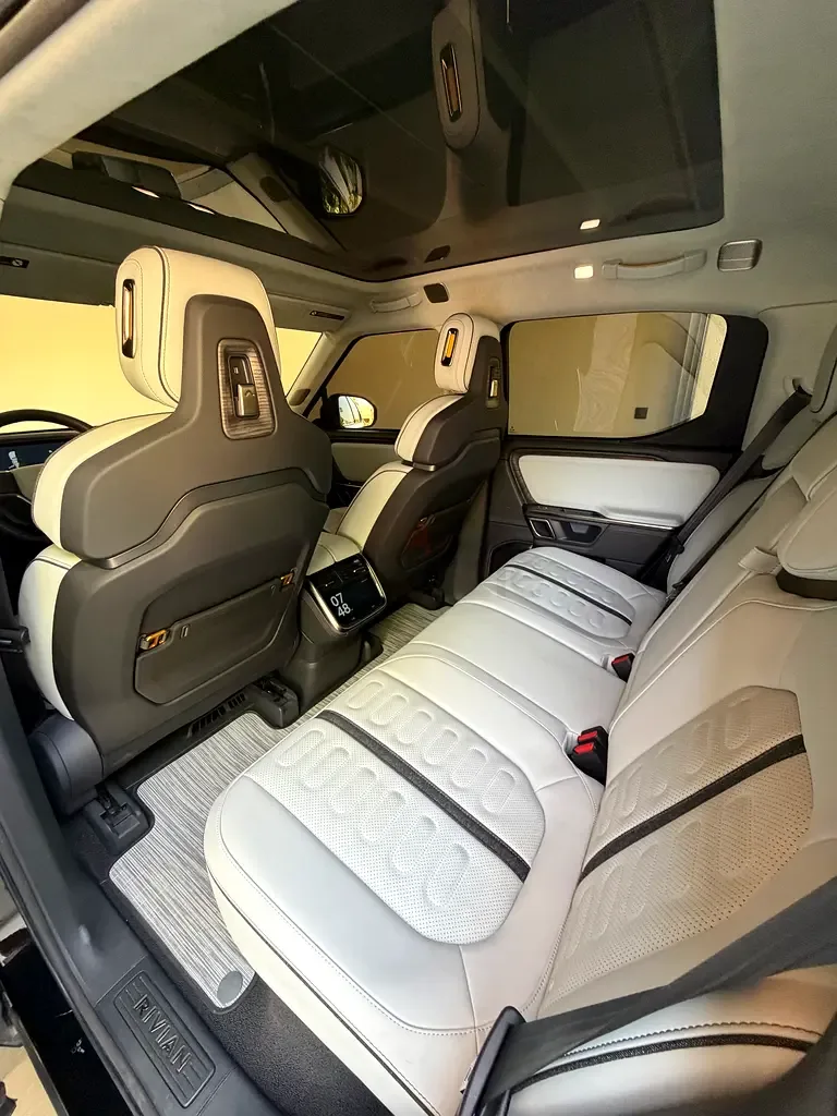 Rivian R1T AT 4WD (835 hp) - 13