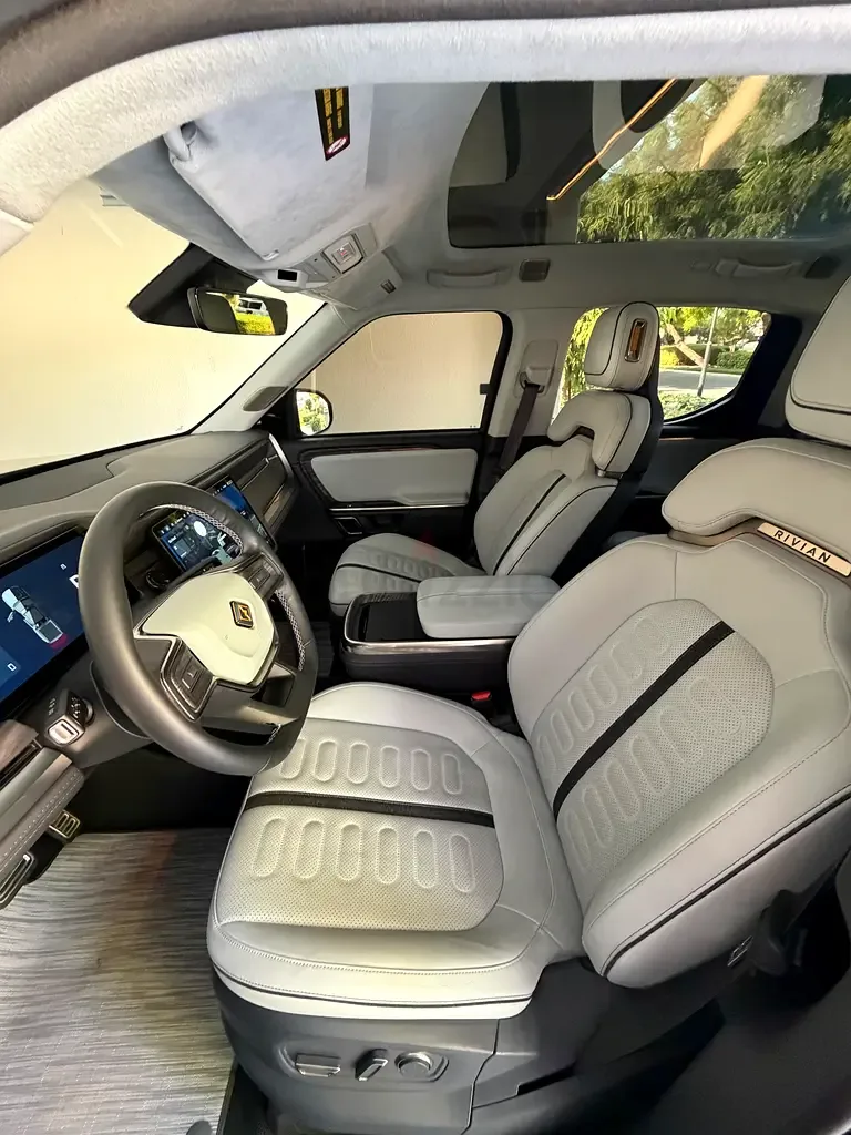 Rivian R1T AT 4WD (835 hp) - 14
