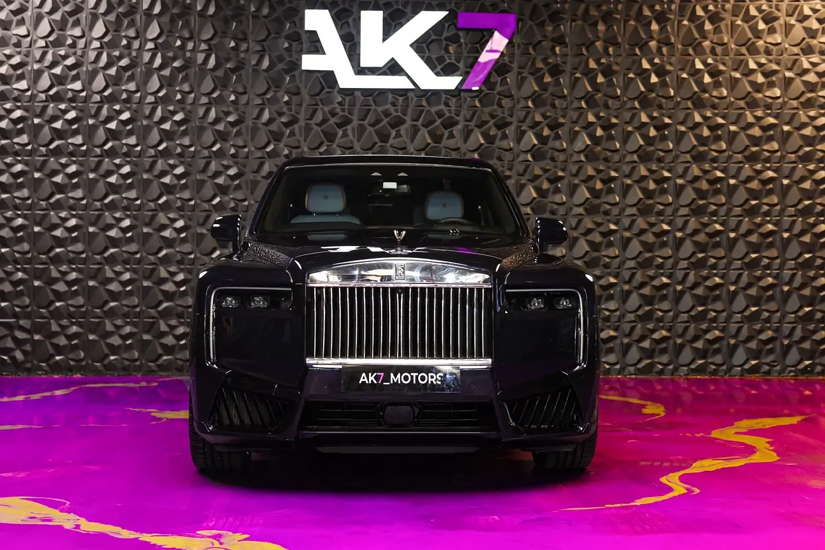 Rolls-Royce Cullinan 6.7 AT AWD (571 hp)