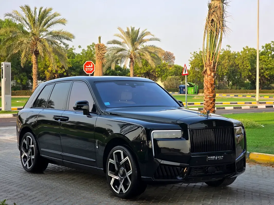 Rolls-Royce Cullinan 6.7 AT AWD (571 hp)