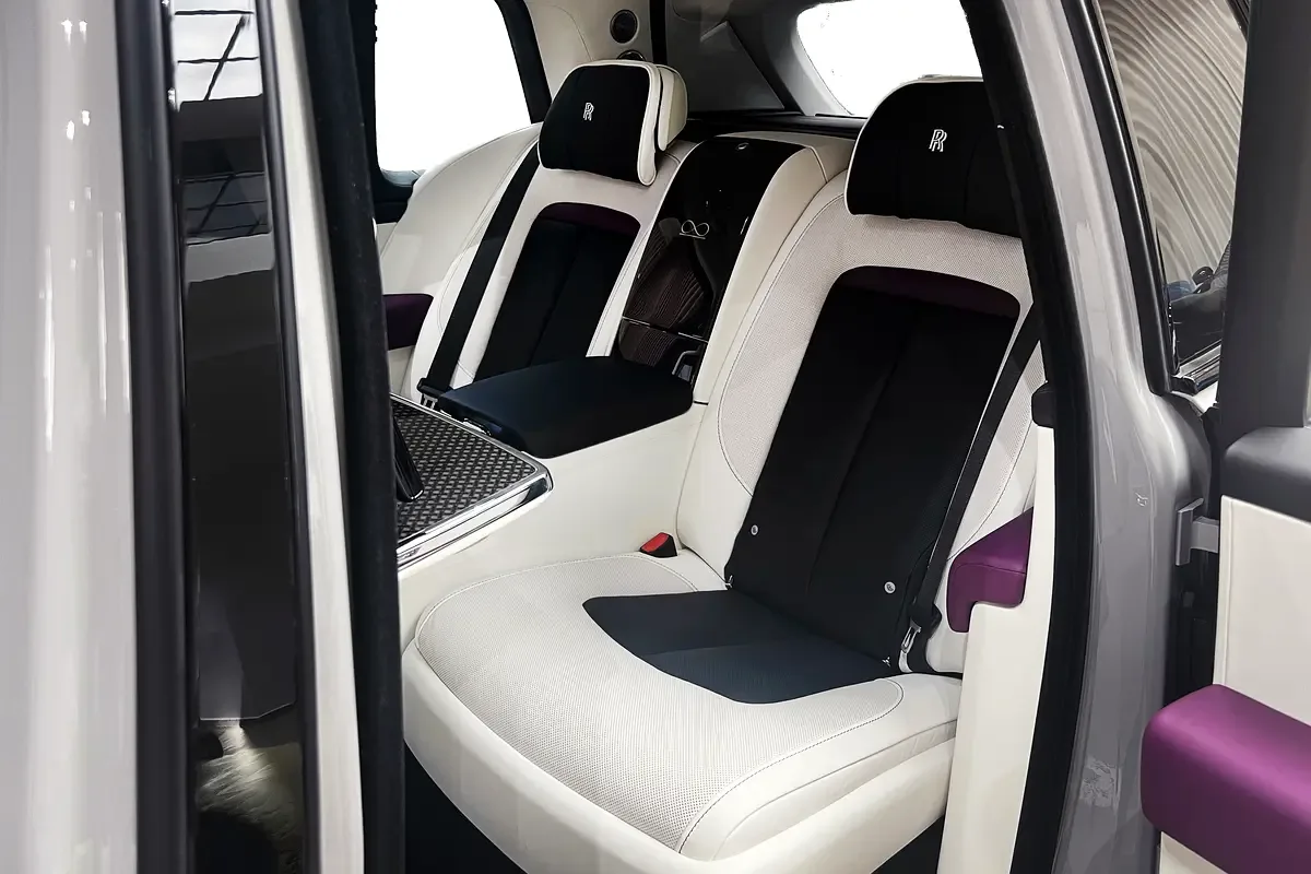 Rolls-Royce Cullinan 6.7 AT AWD (571 حصان) - 17