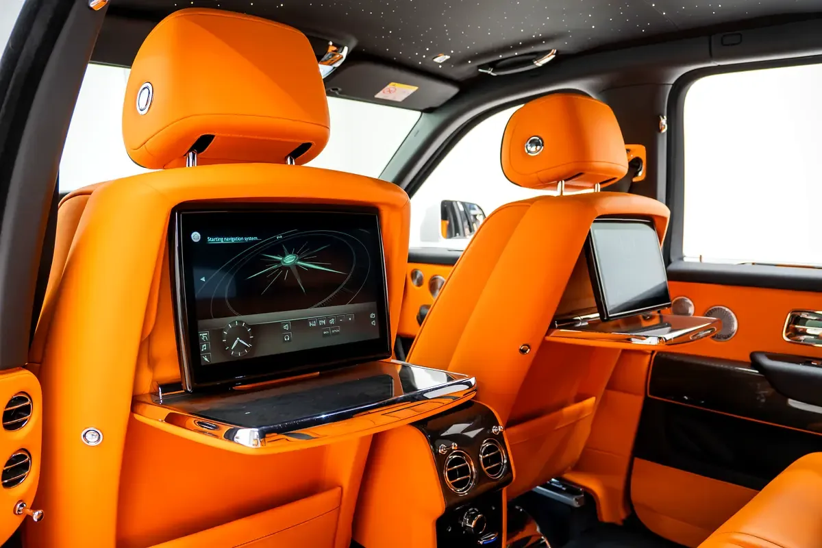 Rolls-Royce Cullinan 6.7 AT AWD (571 حصان) - 13