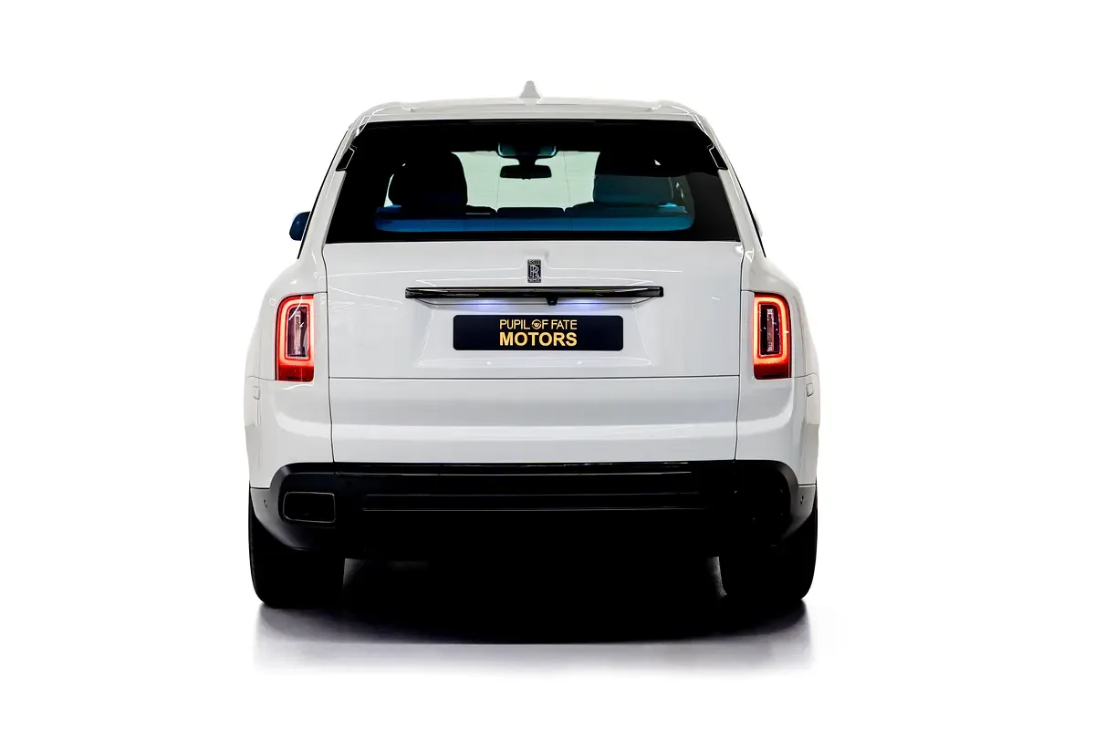 Rolls-Royce Cullinan 6.7 AT AWD (571 حصان) - 6