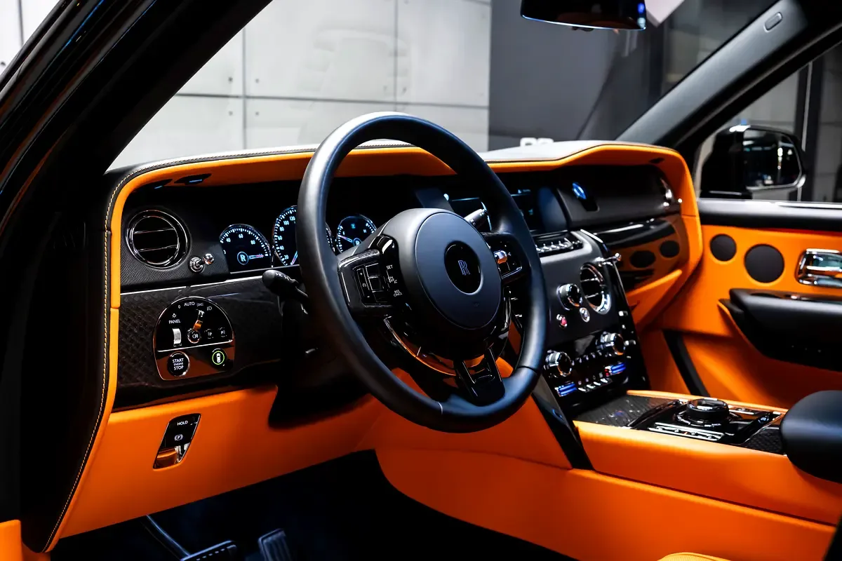 Rolls-Royce Cullinan 6.7 AT AWD (571 hp) - 10