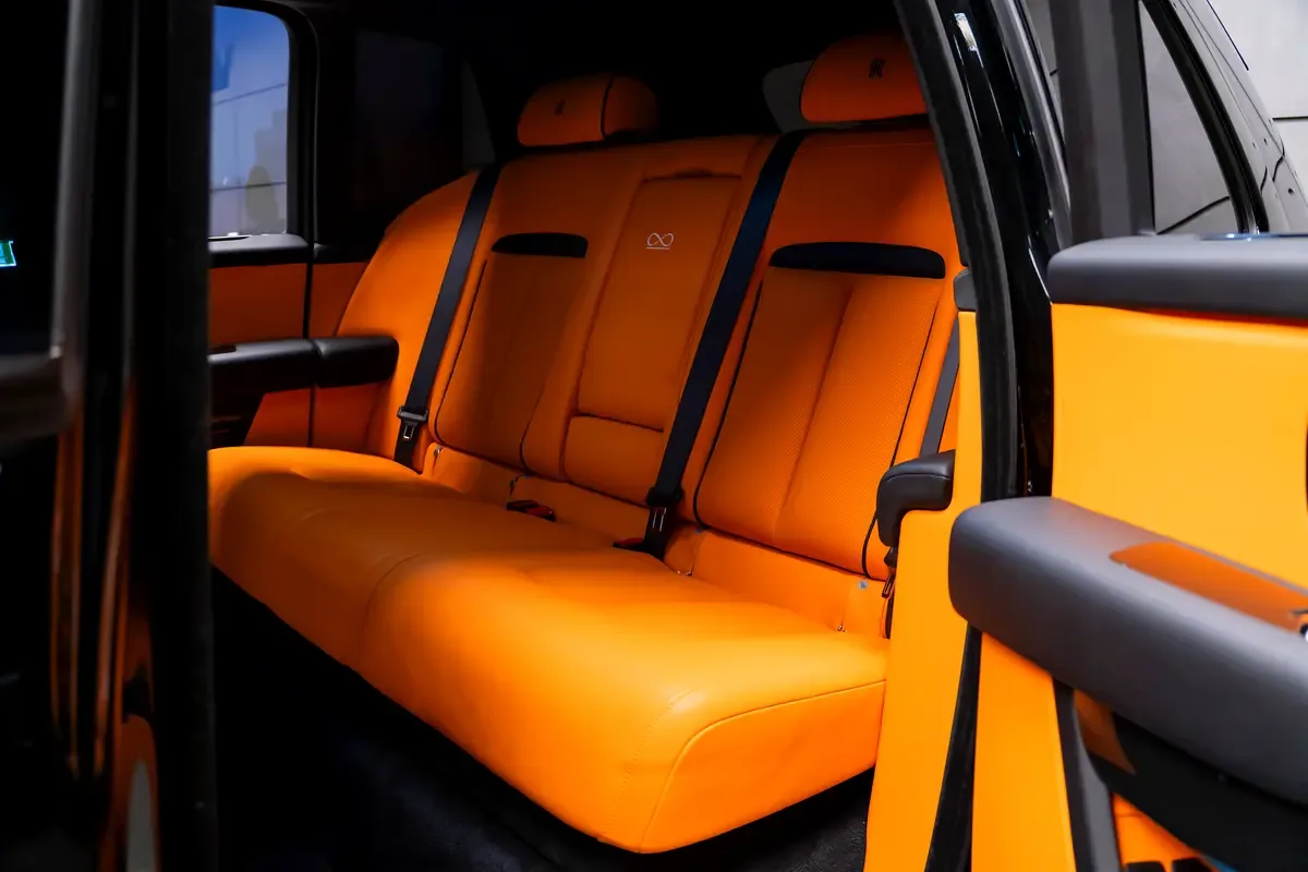 Rolls-Royce Cullinan 6.7 AT AWD (571 hp) - 17