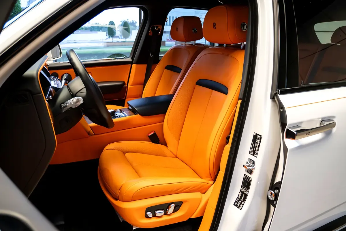 Rolls-Royce Cullinan 6.7 AT AWD (571 hp) - 10