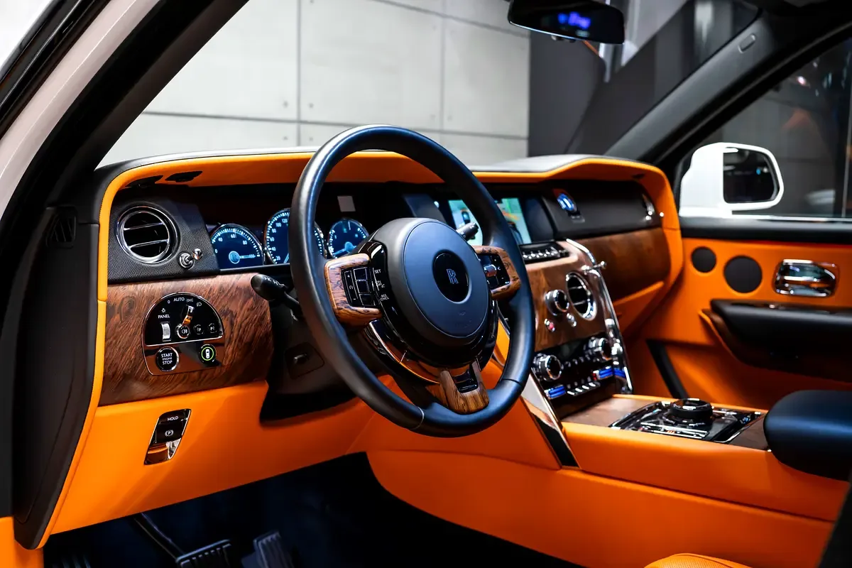 Rolls-Royce Cullinan 6.7 AT AWD (571 hp) - 12