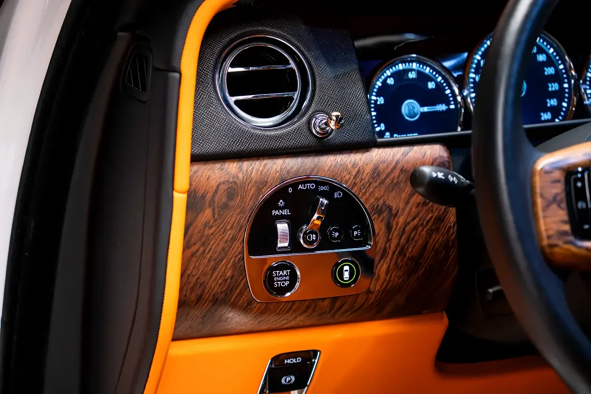 Rolls-Royce Cullinan 6.7 AT AWD (571 hp) - 13