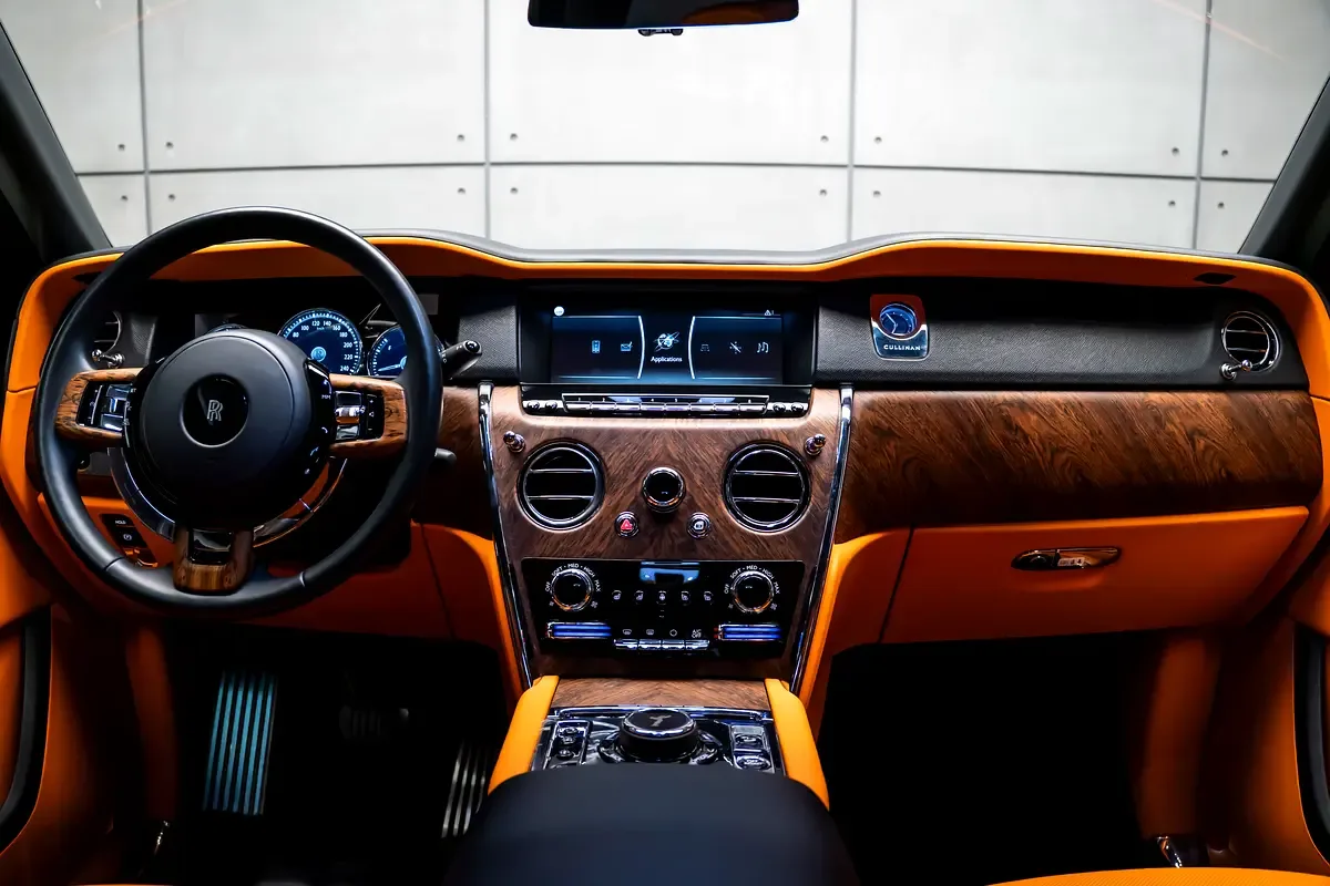 Rolls-Royce Cullinan 6.7 AT AWD (571 hp) - 14