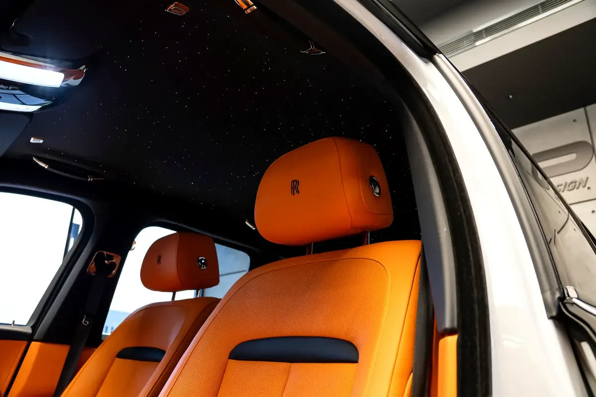 Rolls-Royce Cullinan 6.7 AT AWD (571 hp) - 11