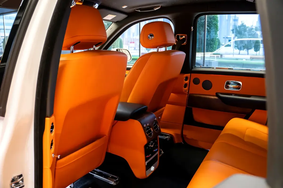 Rolls-Royce Cullinan 6.7 AT AWD (571 hp) - 19