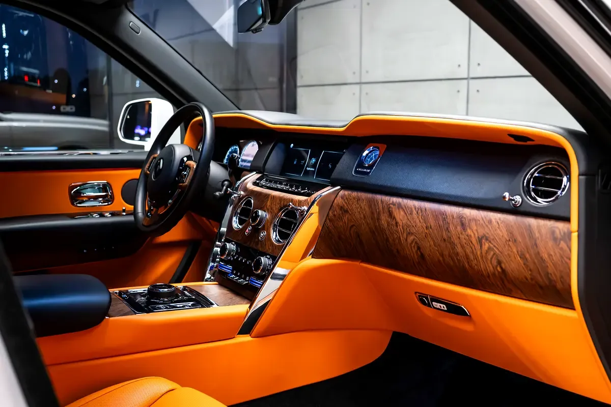 Rolls-Royce Cullinan 6.7 AT AWD (571 hp) - 16