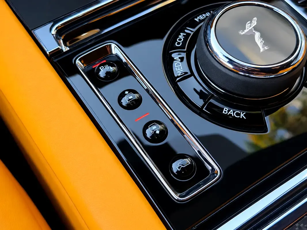 Rolls-Royce Cullinan 6.7 AT AWD (571 hp) - 15